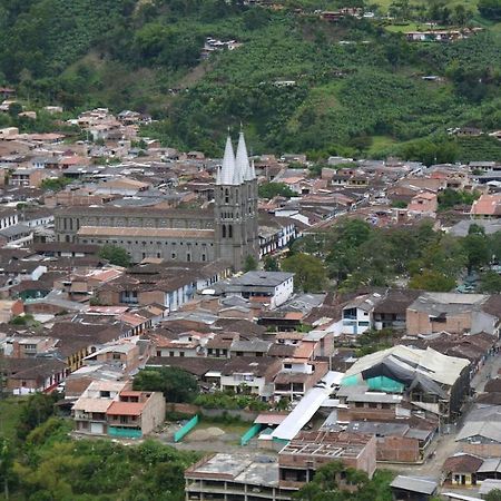Hostal Naty Luna Jardin Bagian luar foto