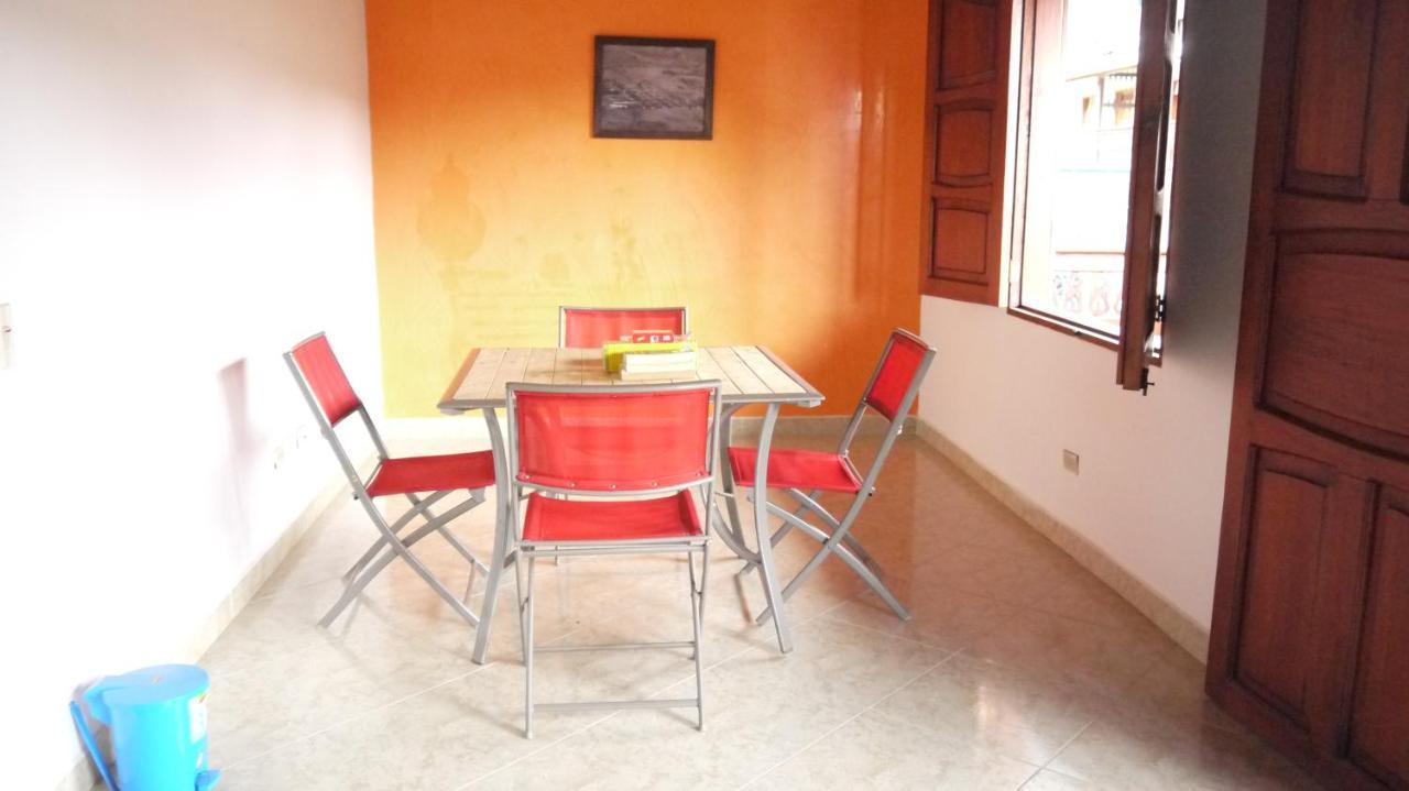 Hostal Naty Luna Jardin Bagian luar foto